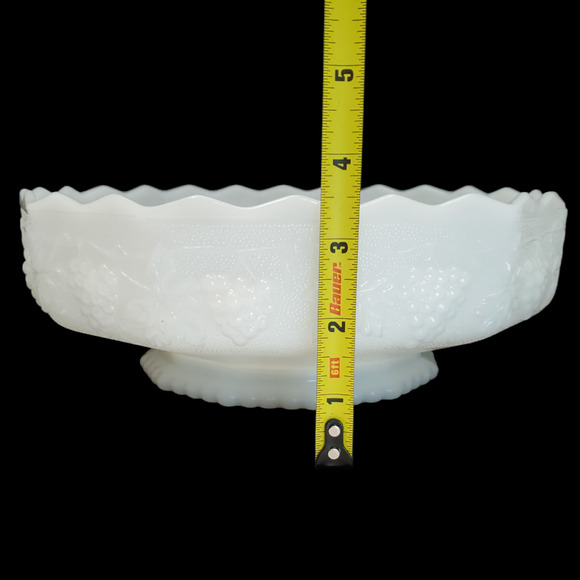 Vtg Anchor Hocking Fire King Milk Glass Centerpiece Grape Fruit Dish 10" - Picture 4 of 12